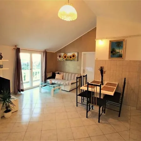 Apartment Apartment In Vodice 7702 Vodice