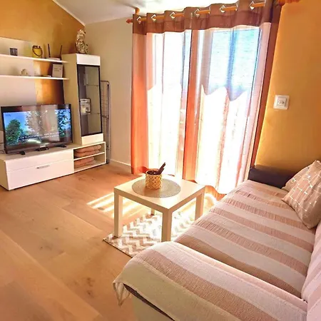 In 7702 Apartamento *