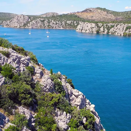 In 7702 Vodice